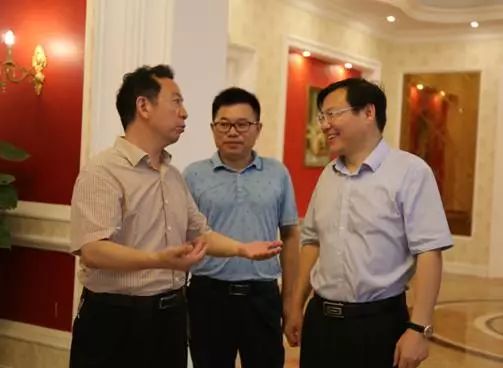 為全市經(jīng)濟(jì)社會(huì)發(fā)展再作新的更大貢獻(xiàn) —— 岳陽市委書記劉和生一行深入天欣科技調(diào)研指導(dǎo)工作